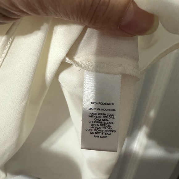 NWT Expresss Crocheted Lace Front Blouse - Picture 15 of 16